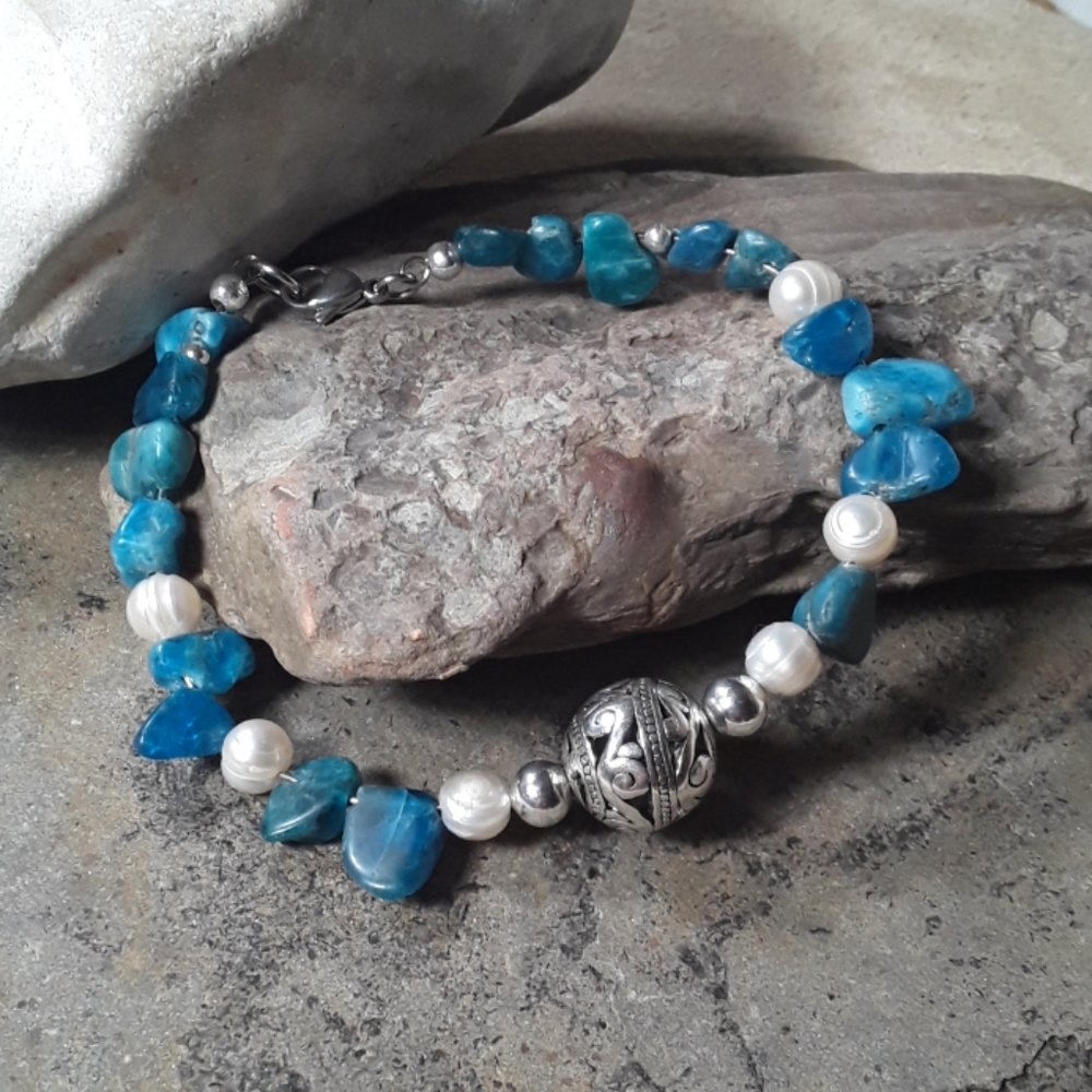 (SOLD)-Neon Blue Appitite /Pearl Bangle Bracelet
